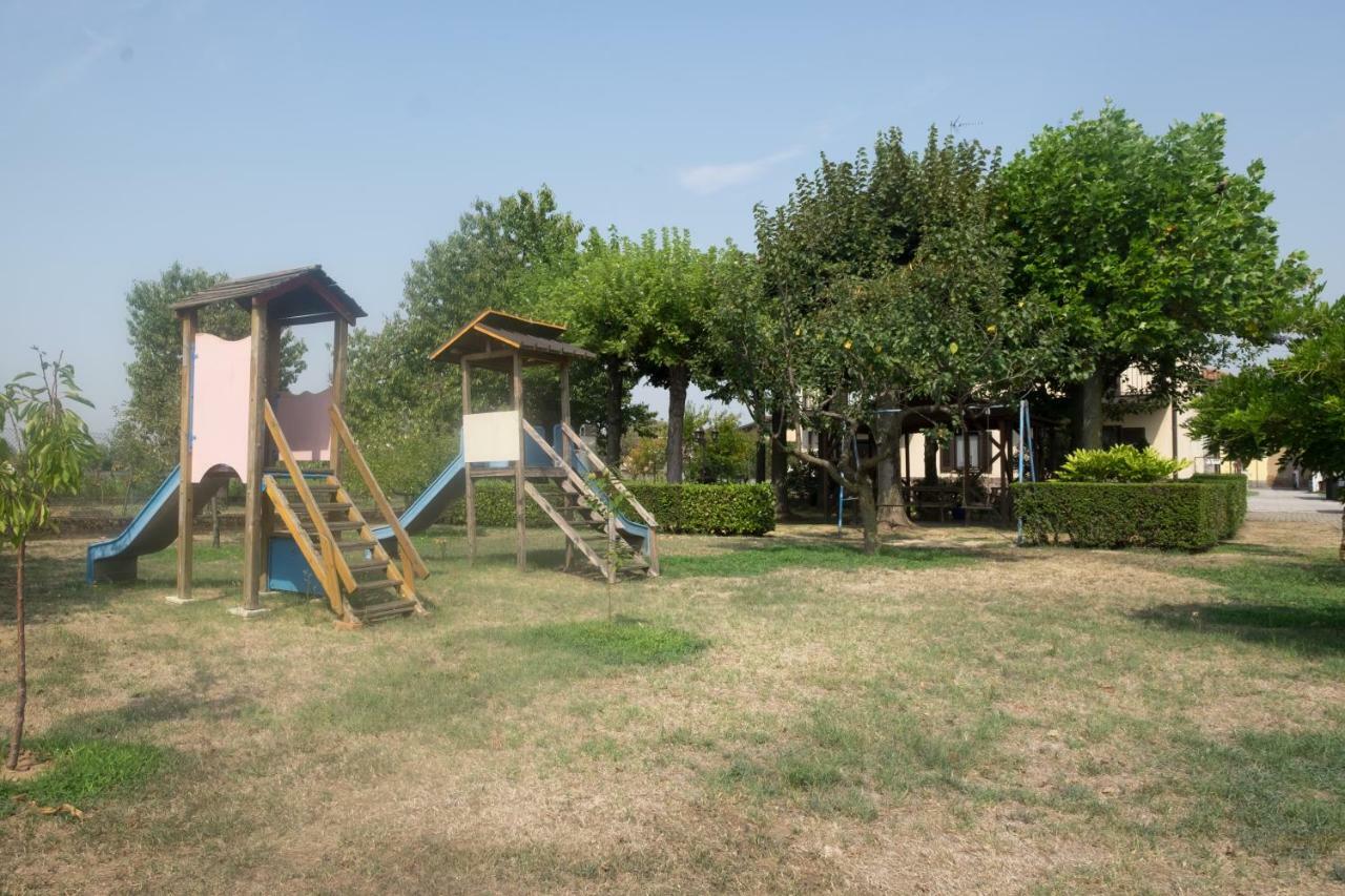 B&B Le Camelie Bareggio Exterior foto