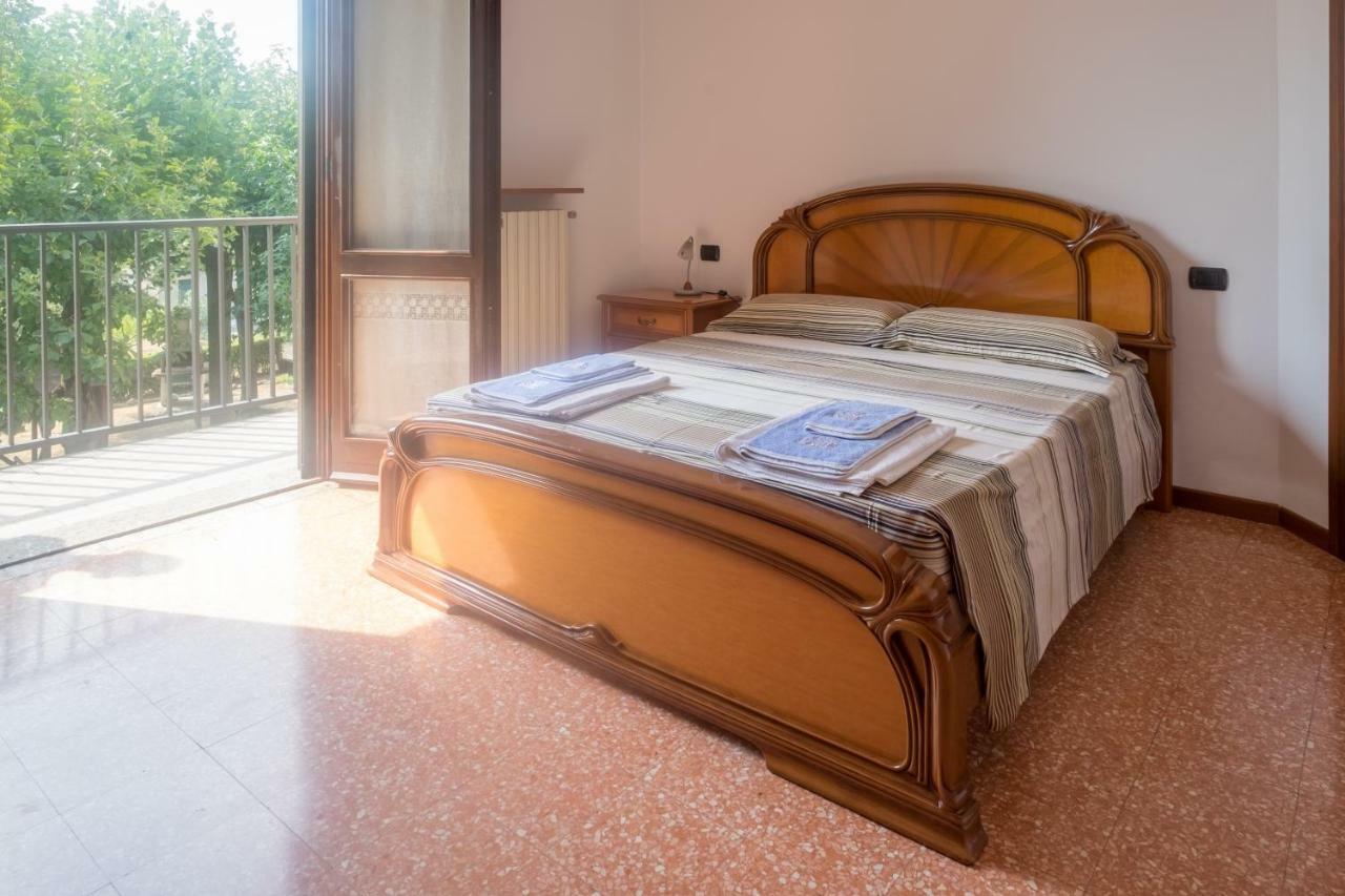 B&B Le Camelie Bareggio Exterior foto